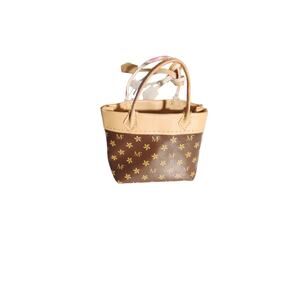 ZURU  - Mini Brands - Mini Fashion - Brown Logo Purse and Accessories